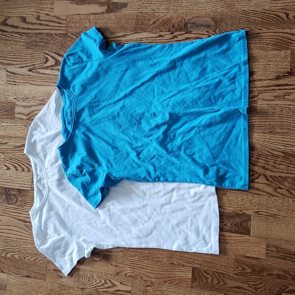 (M) Ellen Tracy Made in Canada Two Piece T-Shirt Bundle Neutral Solid Color